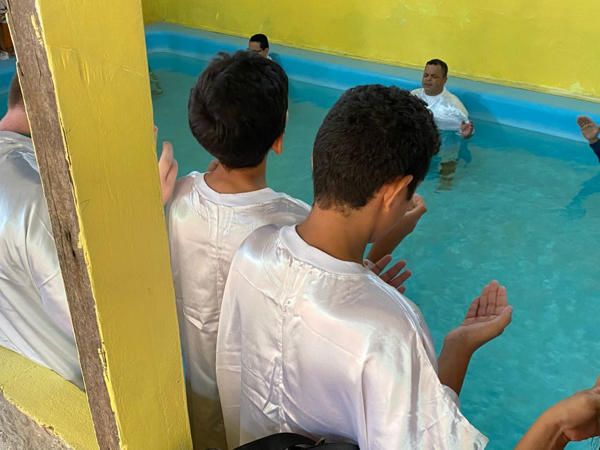 19.12.2021 Bernardo und Thiago werden getauft / Bernardo und Thiago são batizados
