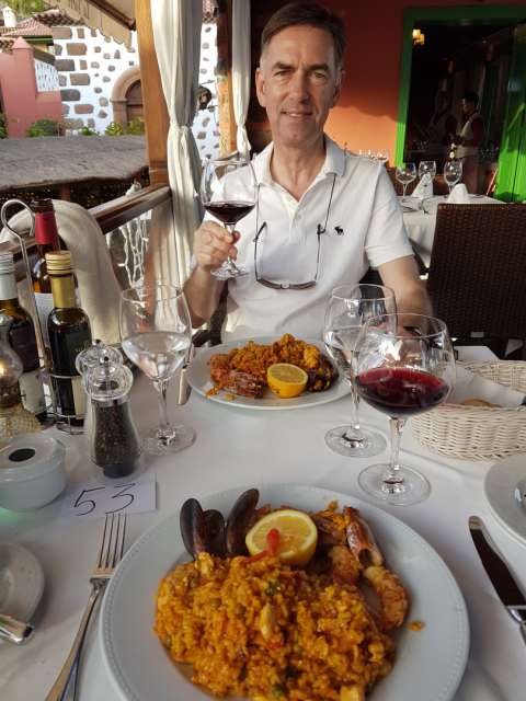 Paella and red wine for the 9th anniversary
