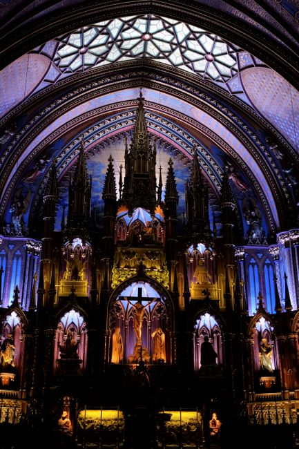 Notre-Dame Basilica - the altar