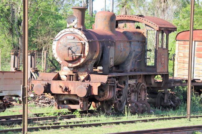 even more unexpected examples of old locomotives in Encarnación behind the train station