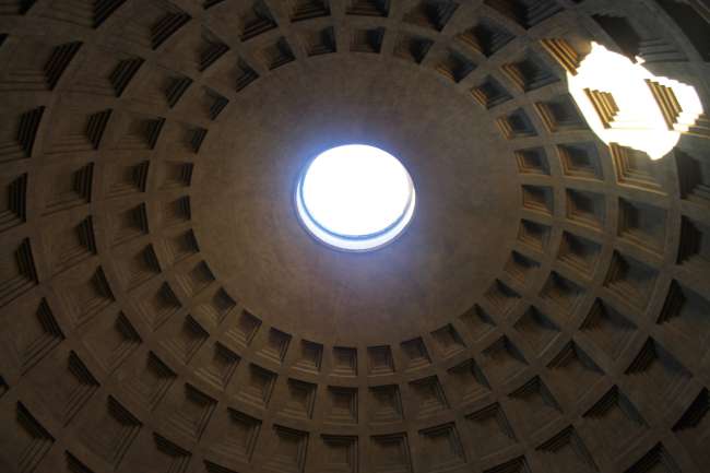 Das sogenannte „Oculus“ in der Kuppel des Pantheons