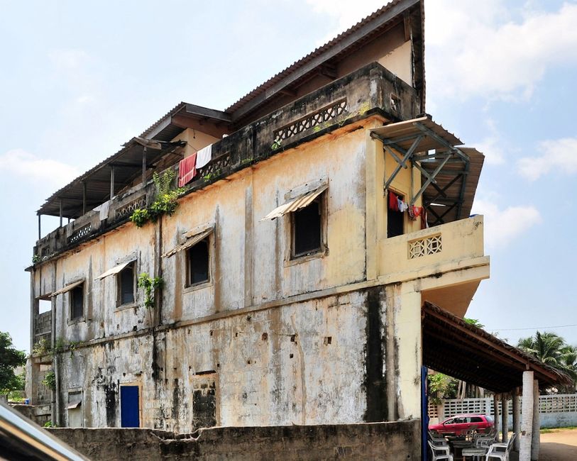 Erinnerungen an die Kolonialzeit in Abidjan