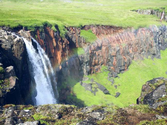 Wasserfall in Seydisfjørdur, Island