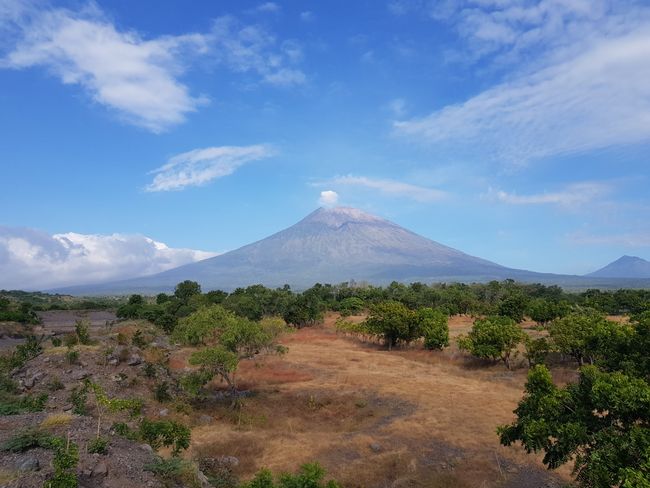 Der Gunung Agung: Höchster Vulkan auf Bali, der den einen Tag beim Schnorcheln auch angefangen hat zu rauchen... Schon etwas schaurig :-)