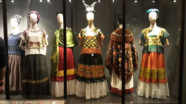 Traditionelle mexikanische Kleider