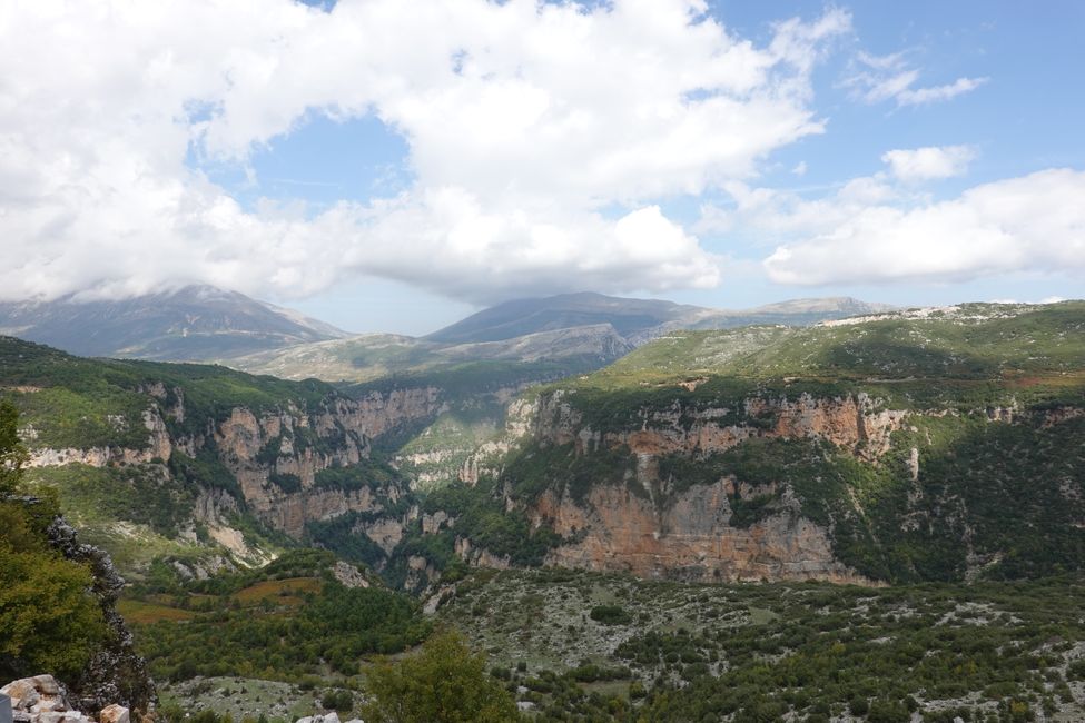 Tag 70 bis 74 Wunderschön bergiges Albanien, Permet, Vjosatal, Prespasee
