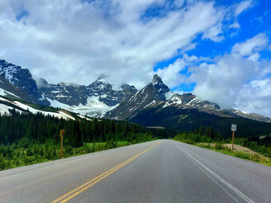 Icefields Parkway: Glaciers, Waterfalls, Lakes & Canyons