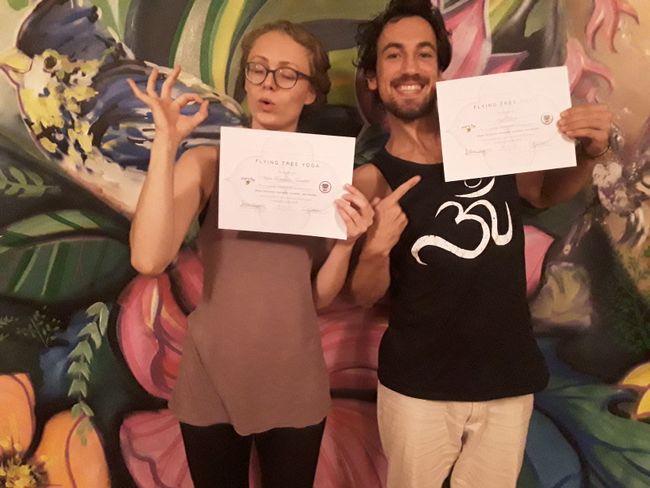 200 Hours Yoga Teacher Training erfolgreich absolviert!