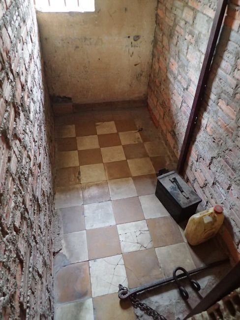 S21 prison cell