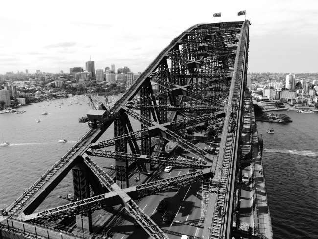 The Harbour Bridge like in old times