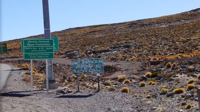 Paso de Jama- Border crossing with obstacles