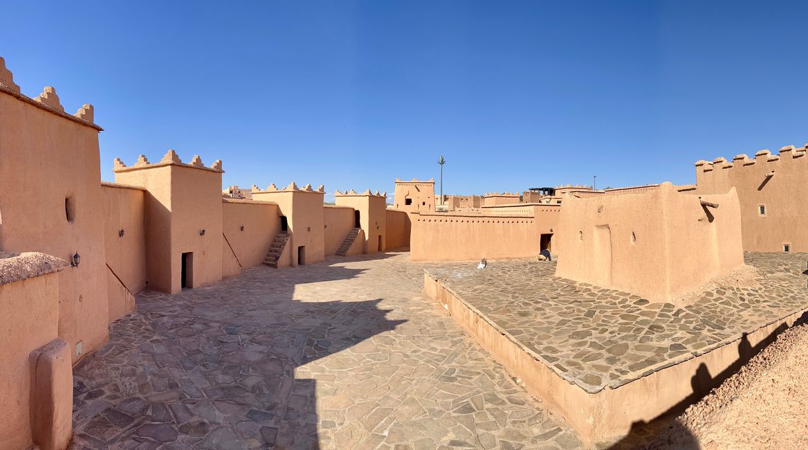On the roof of the Kasbah. (Photo: Birgit)