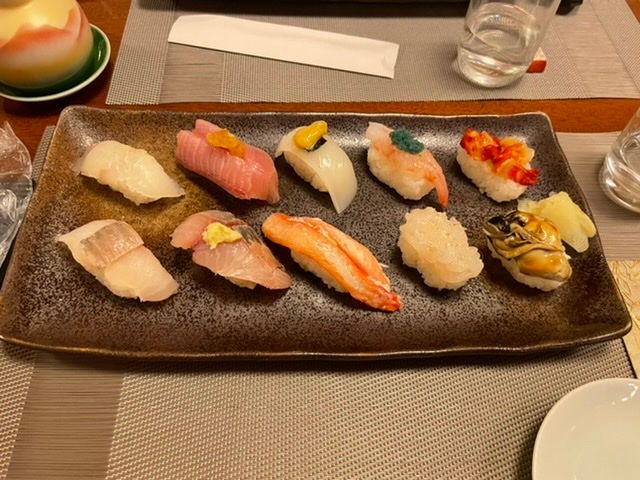 Buntes Sushi zum Abendessen 