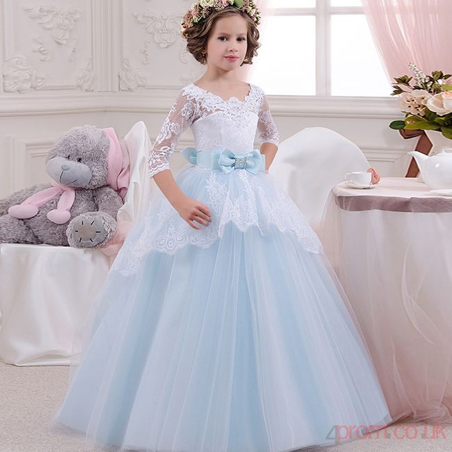 ANMERKUNGEN ÜBER DIE WÄHLUNG EINER FLOWERMÄDCHEN FÜR EINE Hochzeit