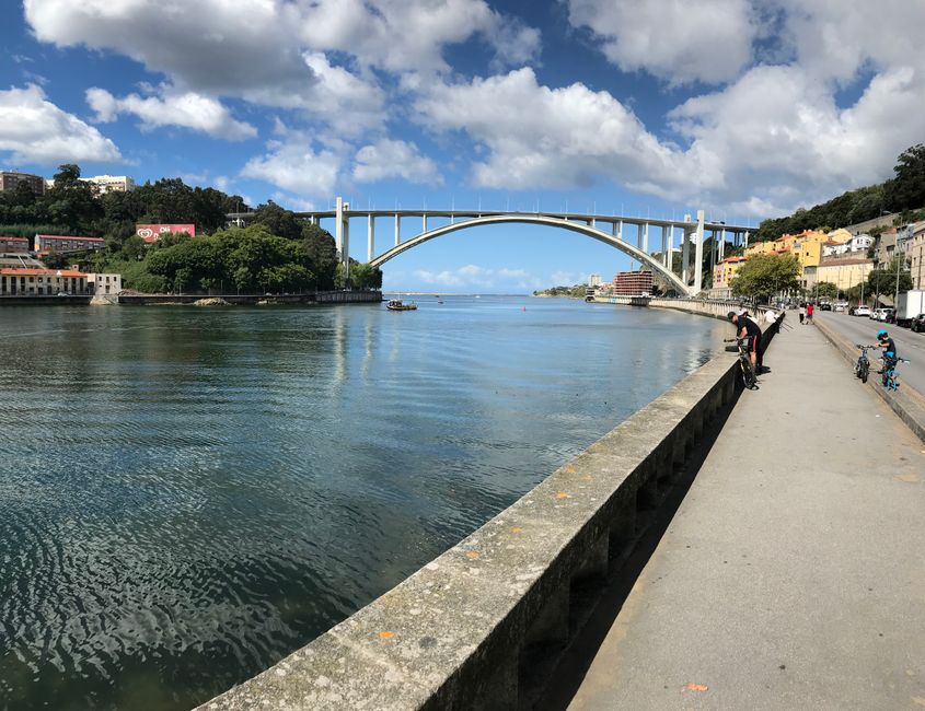 1. Etiqueta. De Oporto a Angeiras