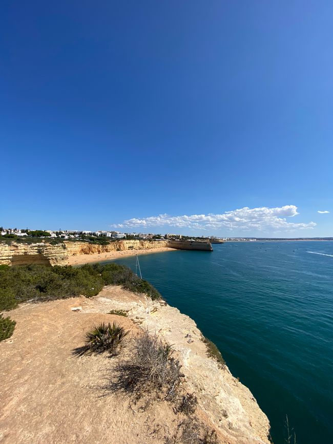 Strand Entdeckung in the Algarve - Armação de Pêra