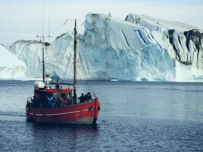 Mit dem Fischkutter durch die Eisberge