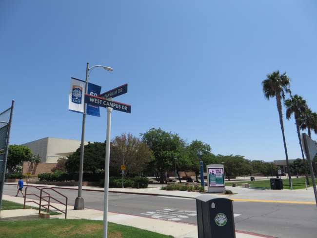 Der Campus der Cal State Fullerton hat sogar eigene Straßennamen!