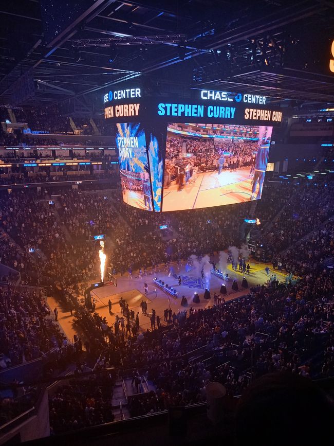 Warriors-Superstar Stephen Curry wird gefeiert wie ein Rockstar 