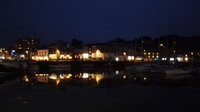 Hafen bei Nacht