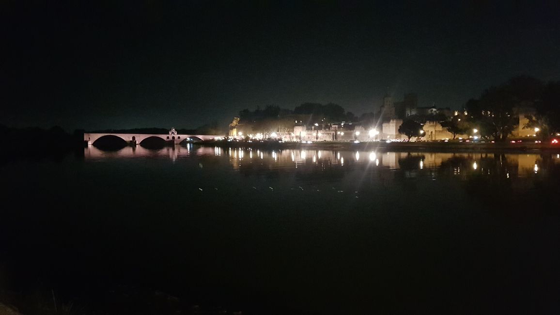 Avignon bei Nacht