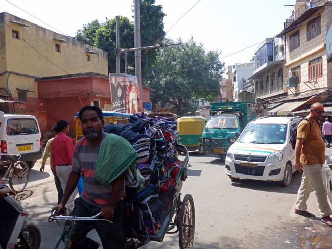 normale Straße in Old Delhi