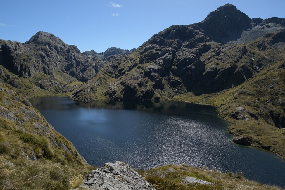 Queenstown - Routeburn Track - Harris Lake (fondo izquierda: Conical Hill)