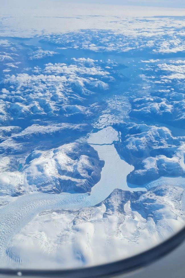 30/03/2023 - Vlucht van Puerto Montt naar Puerto Natales & avonduren / Chili