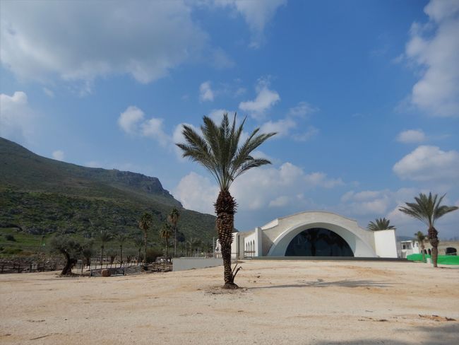 Neu gebaute Magdalena-Kirche bei Magdala