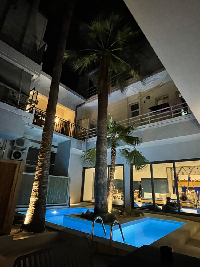 Das „Cocoon Hostel“ in Chania, was für nur 14€ pro Nacht mit allerhand fancy Einrichtung und sogar einem Pool glänzen konnte🤩