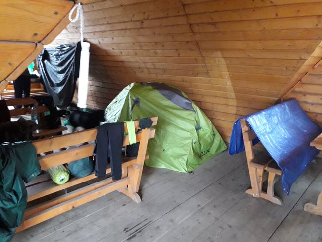 Schlafplatz in der Hütte