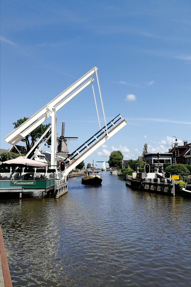 #bridge #mill #boat #canal #onlyinthenetherlands