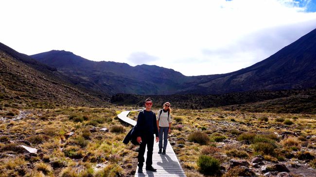 Wir auf dem Weg des Tongariro Alpine Crossing 