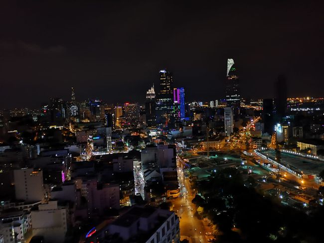 Skyline Saigon by night 