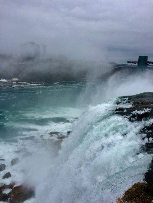 Niagara Fälle und Sturm mit angenehmen Ausgang ;)