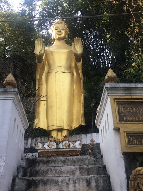 Buddha mit Friedensgeste