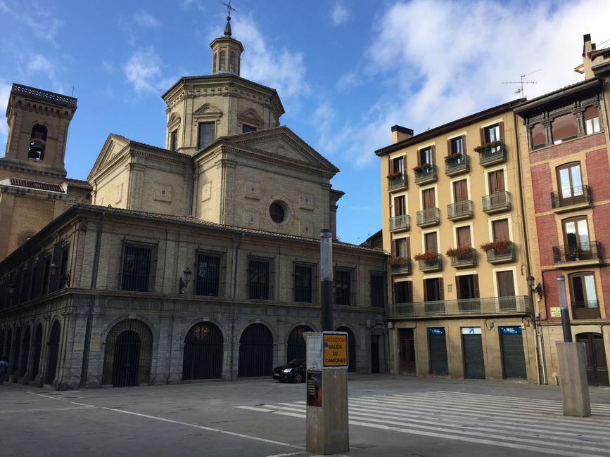 Film set Olite & little pilgrim in Pamplona