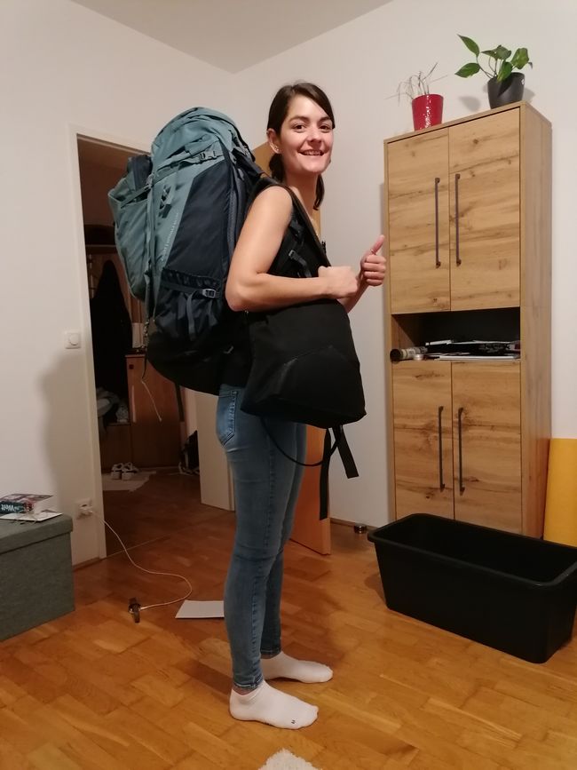  Anna with luggage