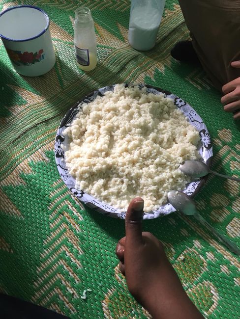 Reis mit Kamelmilch, Ziegenkäse und Zucker