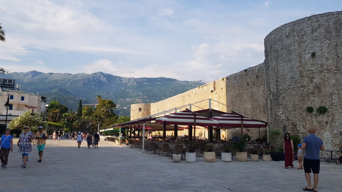 Montenegro - Budva u Podgorica - żgħar iżda sbieħ (is-6 waqfa)