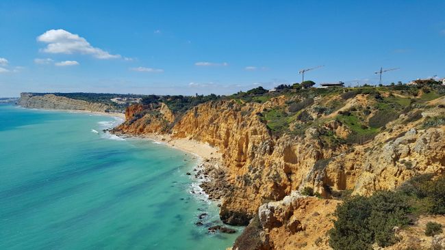 Goldene Strände und leuchtende Sandsteinformationen - Die Algarve