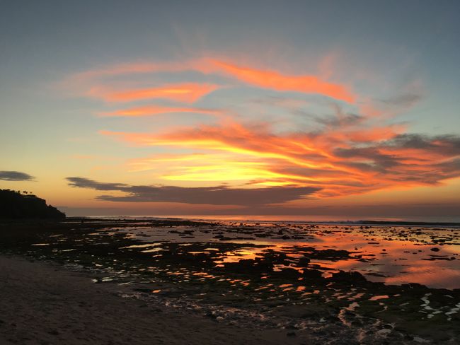 Uluwatu- Sunset at low tide