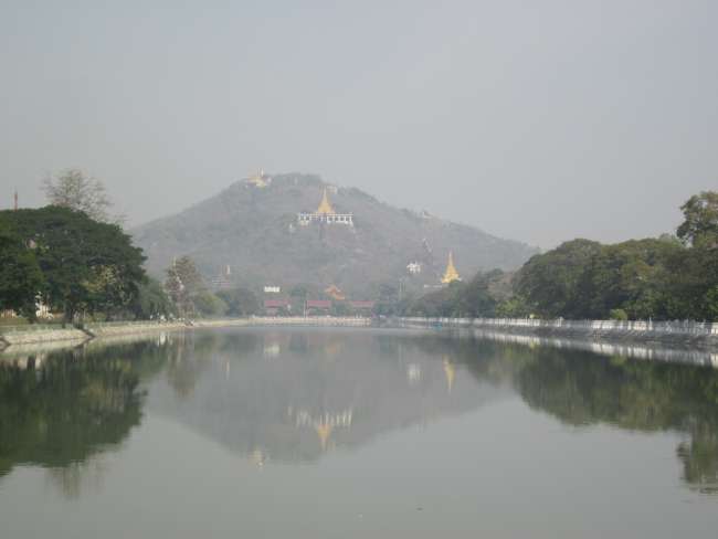 Blick zum Mandalay Hill