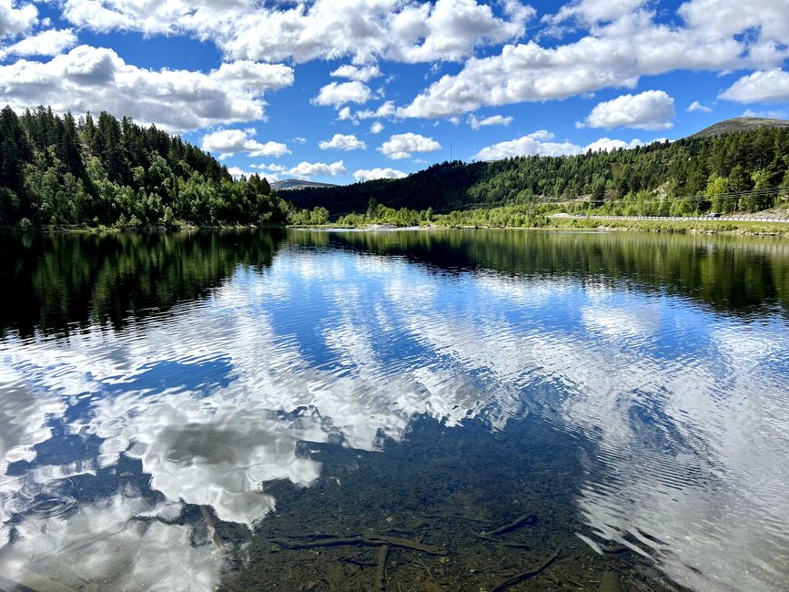 Hermoso lago de pesca