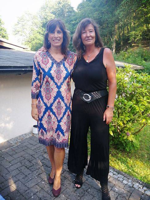 25.06.19 to my friend Ulrike. I brought her the things that didn't fit in the plane and we celebrated my birthday now. She invited me for a delicious dinner and we had a great evening. Thank you so much, my sweetie!