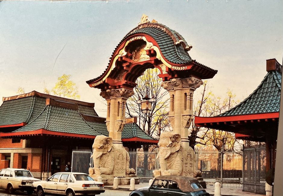 Elephant Gate in 1986