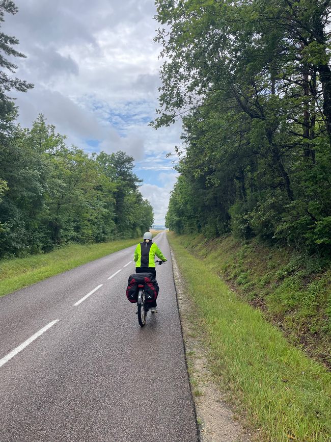 From Rigny-la-Nonneuse to Sens on a terrible rainy day, Day 8
