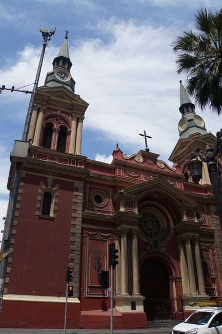 In Santiago gibt es unzählige Kirchen