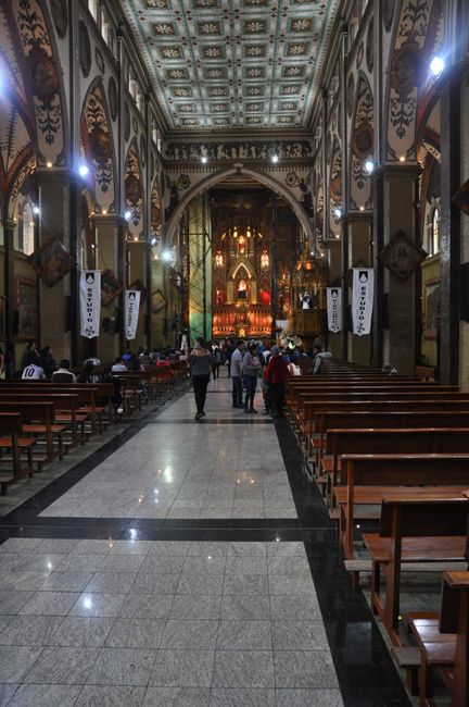 Die neugotische Kathedrale von Baños ...
