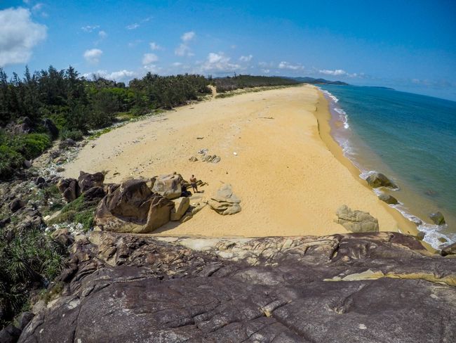 Tag 211 - Beautiful beach, Tam Quan Bac & new friends found because of Coronavirus ☺️